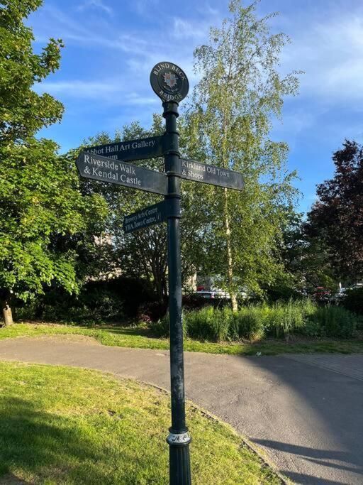 Wee Toad Hole Heart Of Kendal - Cottage Sleeps 4-6 - Dogs Welcome Dış mekan fotoğraf