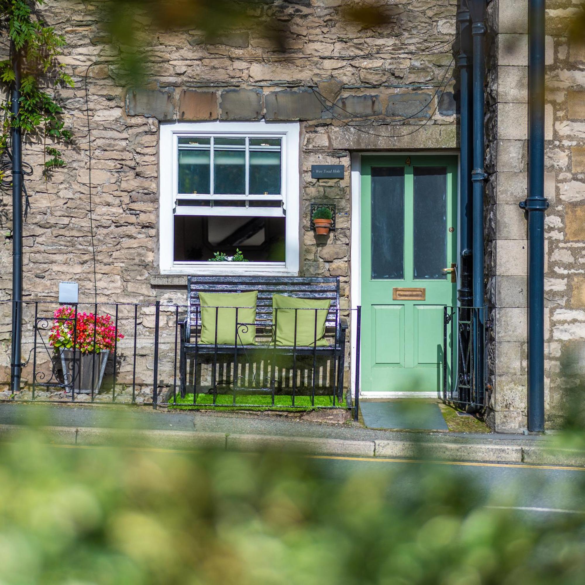 Wee Toad Hole Heart Of Kendal - Cottage Sleeps 4-6 - Dogs Welcome Dış mekan fotoğraf